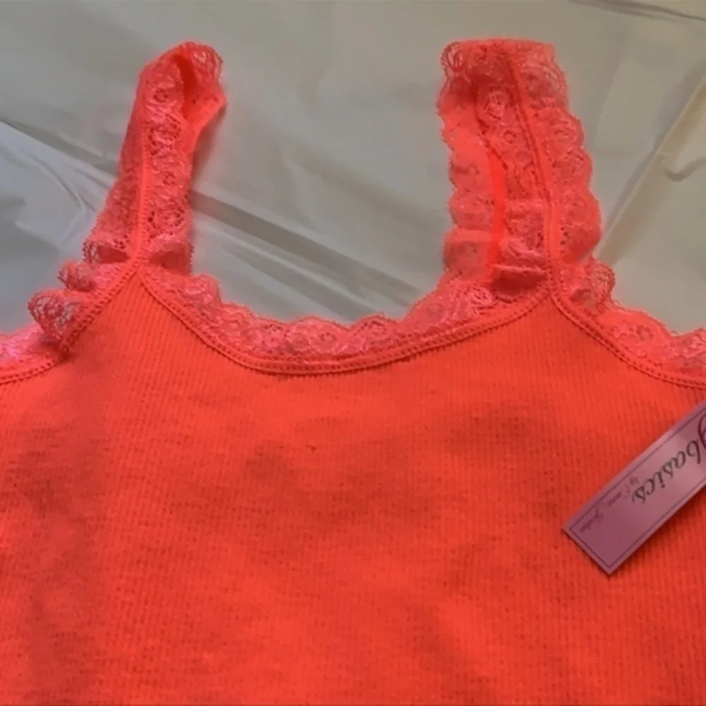 SOFFE WOMANS NEON SHORT SET TEE IS SMALL/MEDIUM SHORTS ARE SIZE LARGE